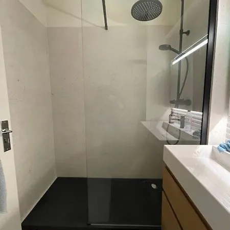 Paris, Les Gobelins - And Calm Family Apartment